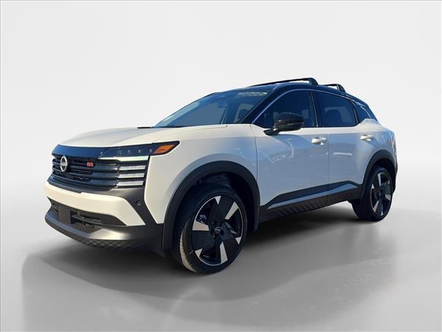 2026 Nissan Kicks SR in 2T Wht Blk — front three-quarter view