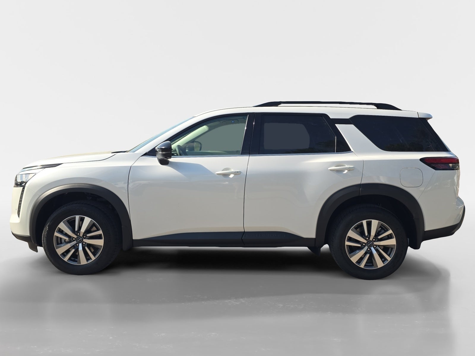 2026 Nissan Pathfinder — side profile view